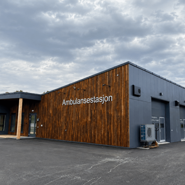 Aukra ambulansestasjon med adgangskontroll fra Låssenteret Molde